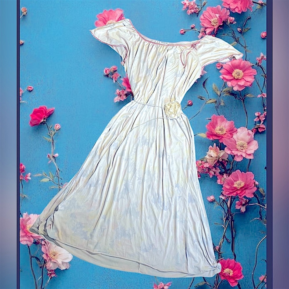 Vanity Fair pretty! Vanity, fair vintage nightgown size large